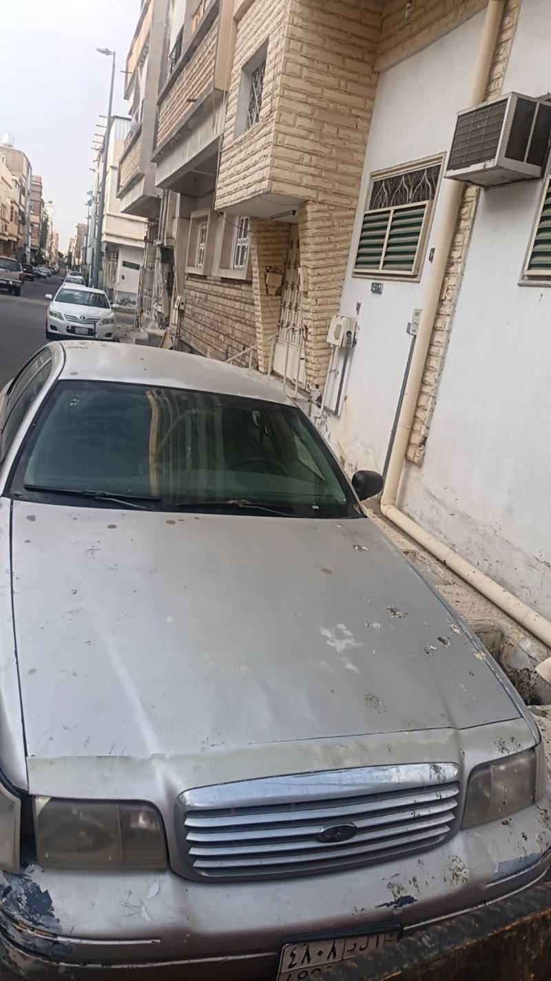 فورد فكتوريا 2004 فضي
