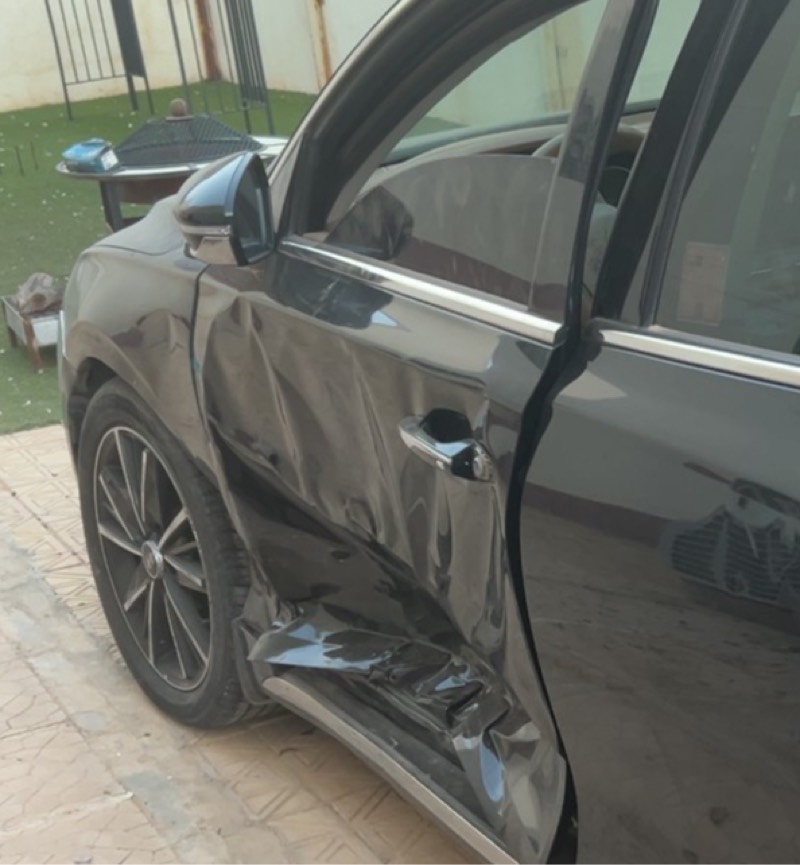 باب قدامي يسار