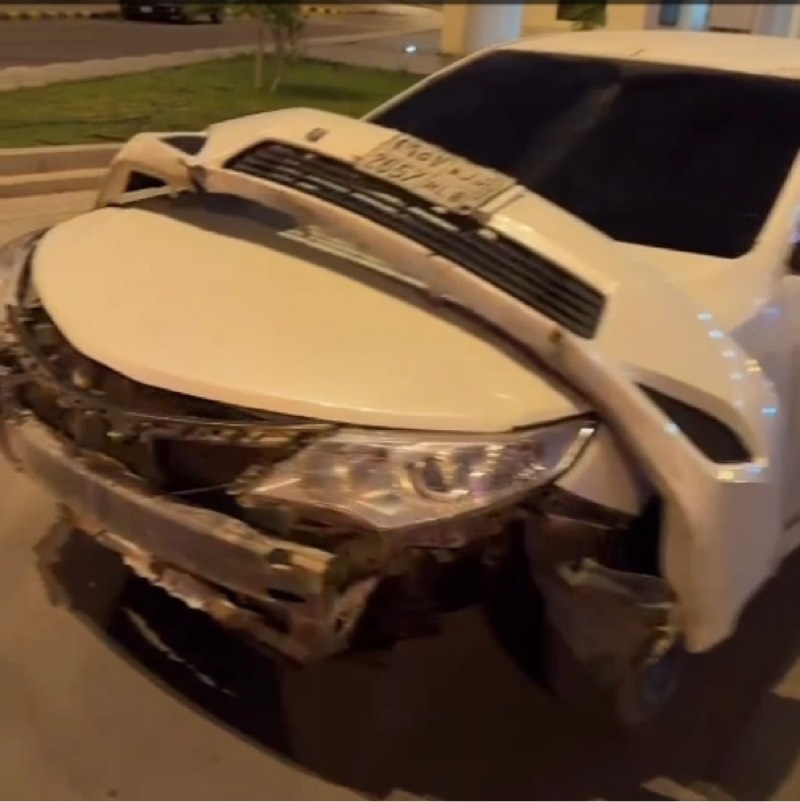 كامري 2014 اللون ابيض