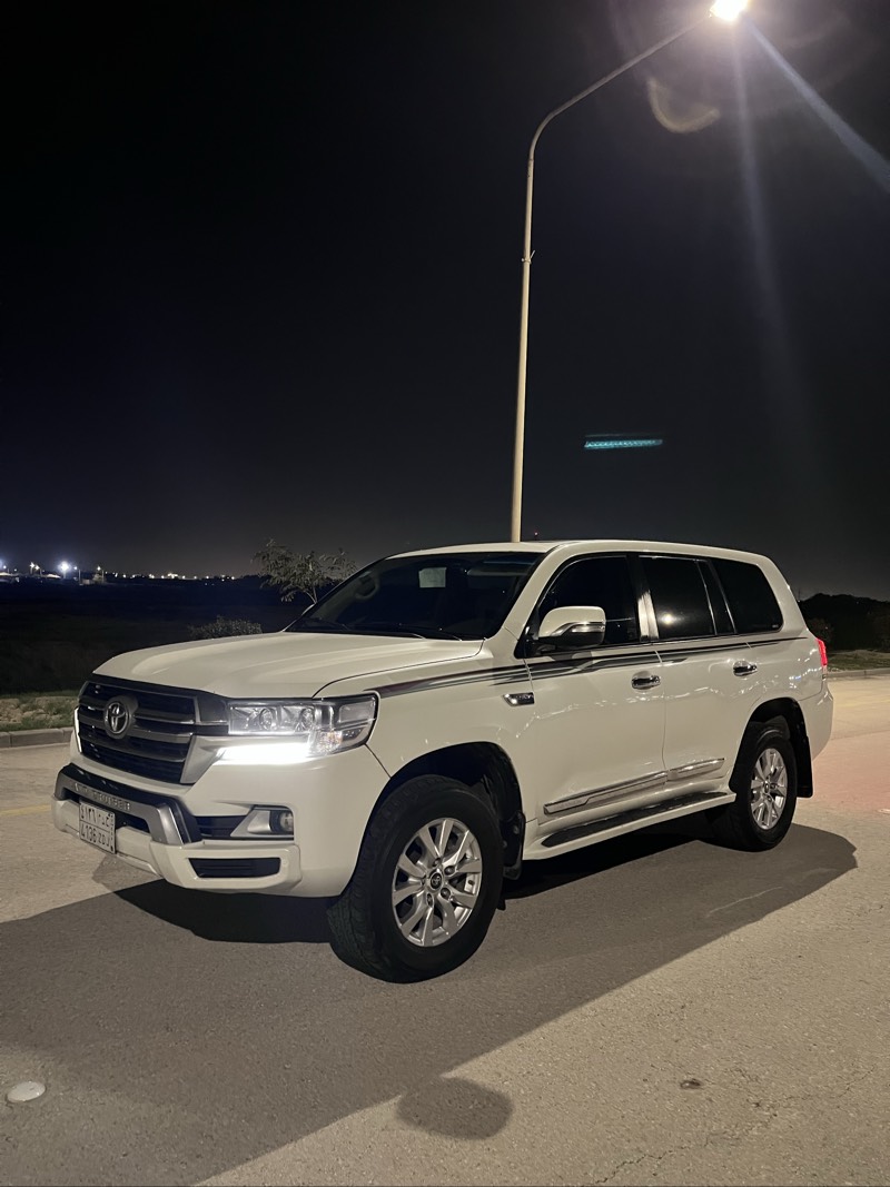 جكسار فل كامل اللون ابيض