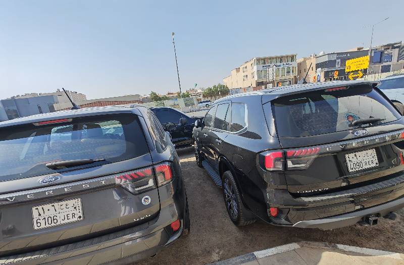 اسطب خلفي فل كامل فورد ايفرست
