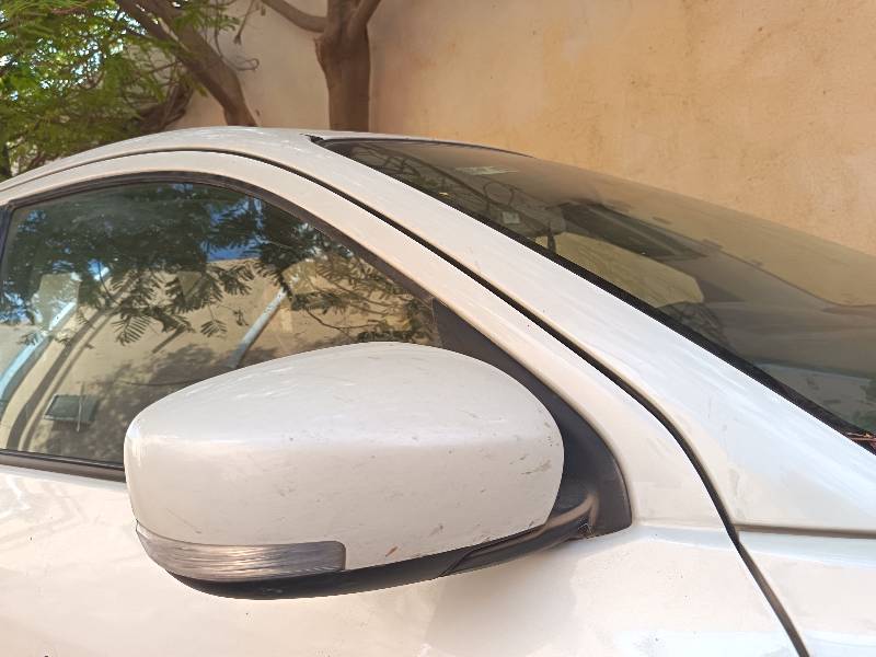 مراية جانبية يسار