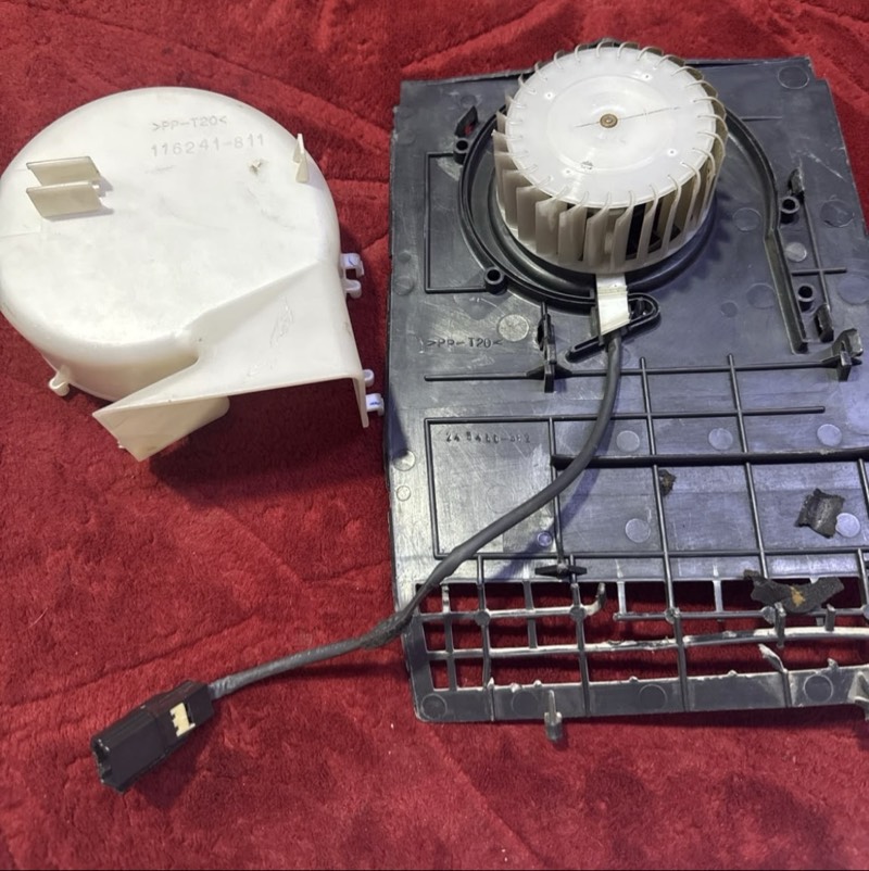 مروحة ثلاجة التكاية cool box