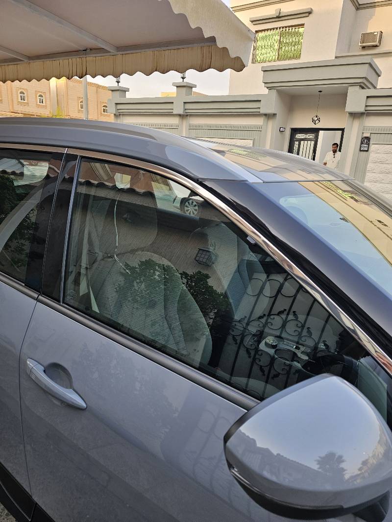 زجاج دبل باب يمين قدام