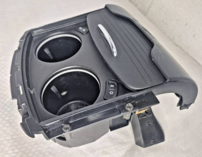 حامل اكواب بنظام تبريد وتسخين