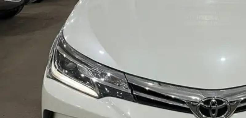 شمعة يمين