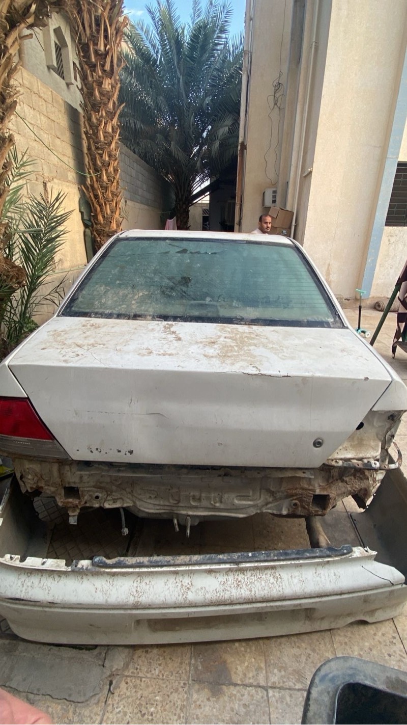لانسر ابيض 2002