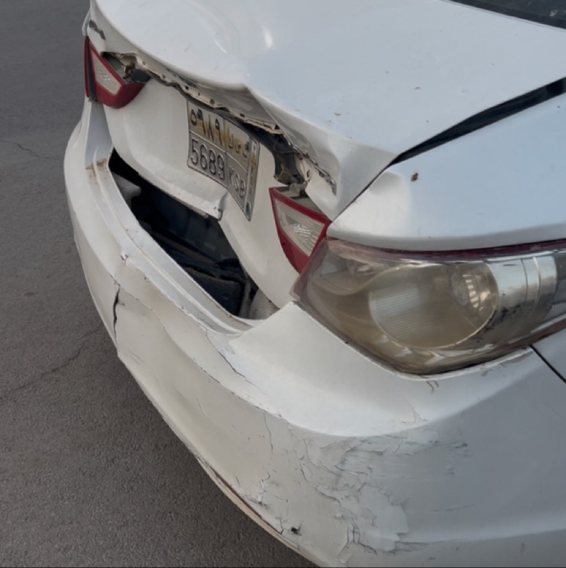 شنطه اسطب خلفي يمين شمعات اما