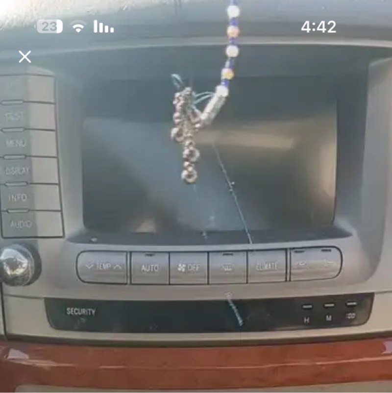 شاشة لاندكروزر VXR - 2006