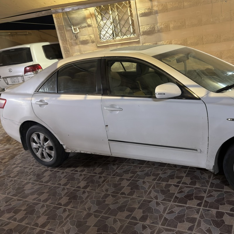 زيق الباب الأيمن الخلفي