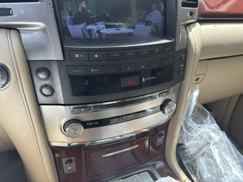 ديكور مكيف جيب لكزس 5702013