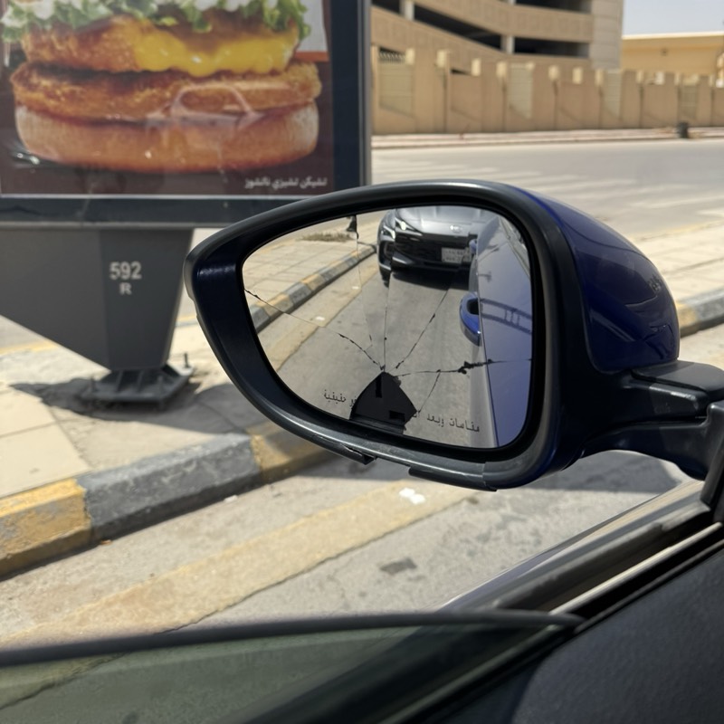 مراياجانبية عادية ليست كهربائي