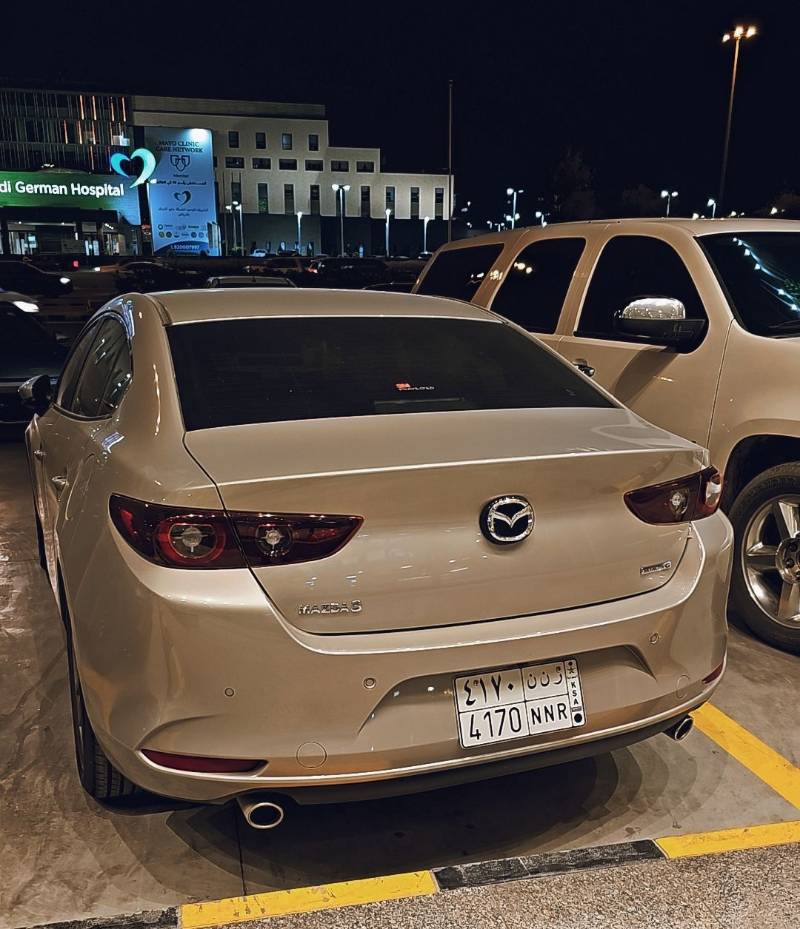 صدام خلفي مازدا ٣