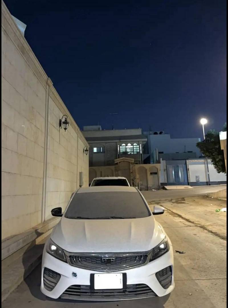 مراية يمين جيلي بنراي ابيض