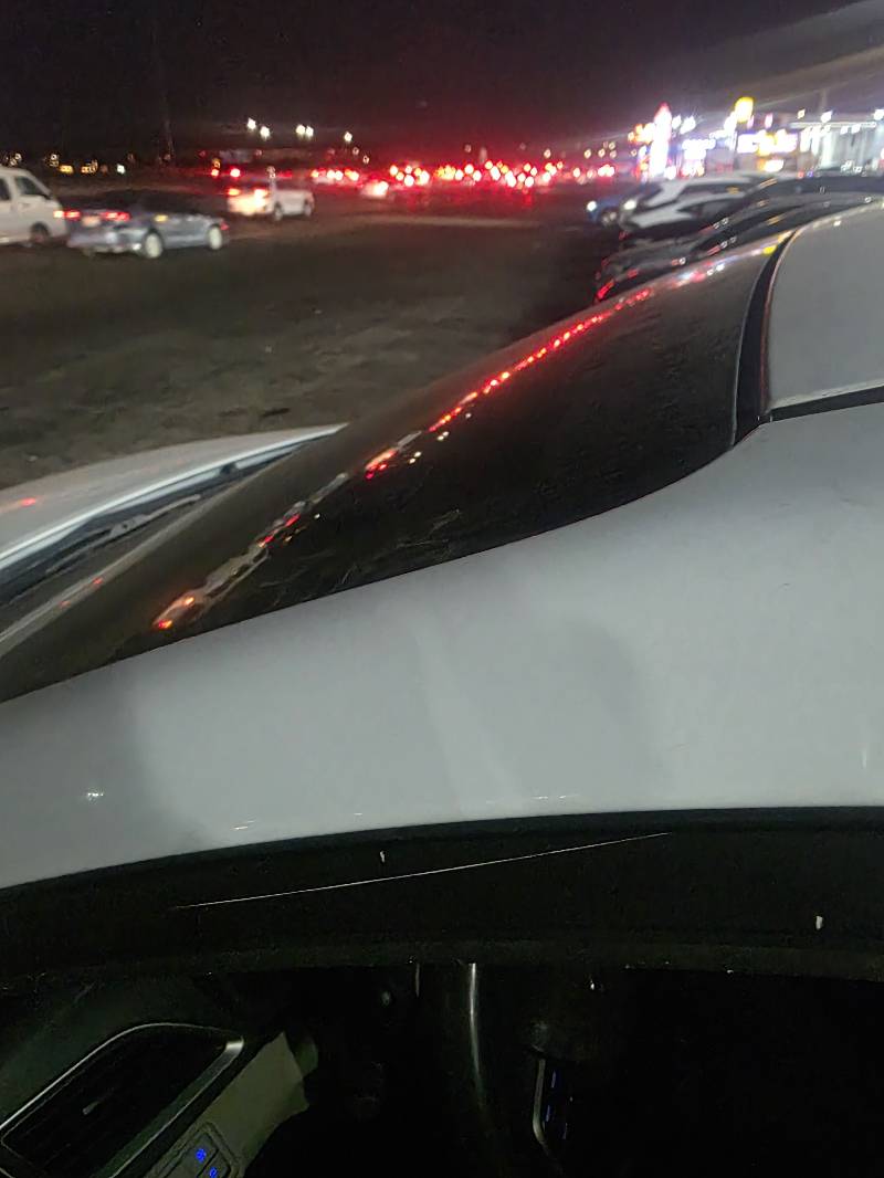 لصق اسود باب السواق يسار